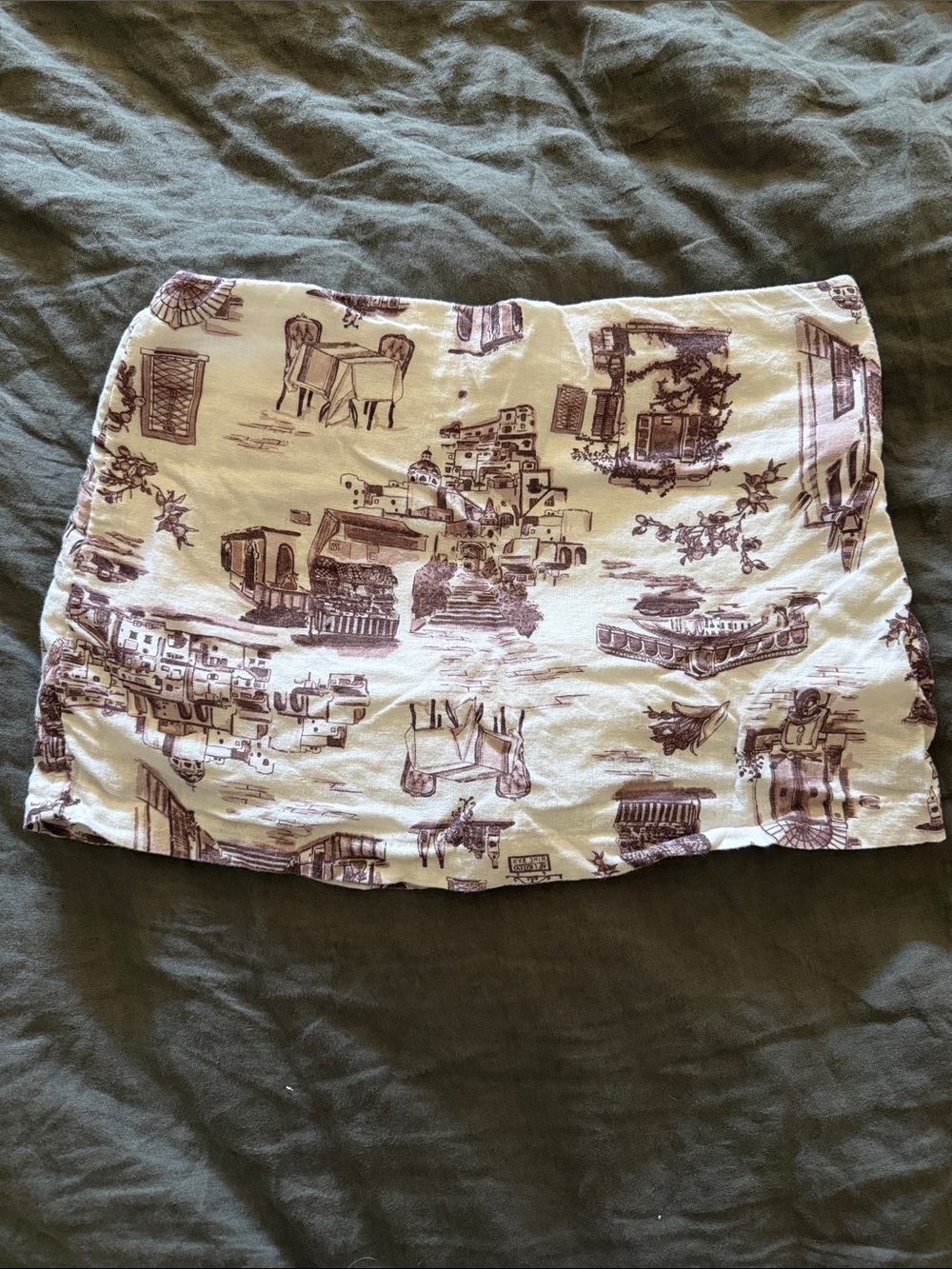 Abercrombie & Fitch Cream Mini Skirt with toile print